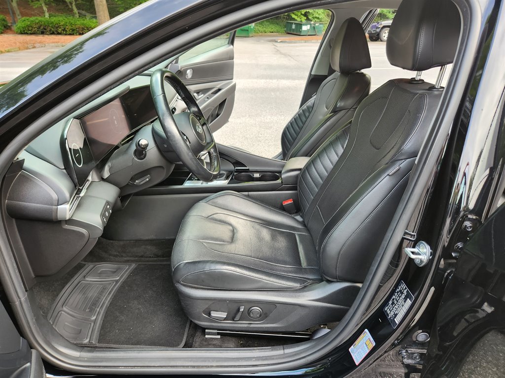 2023 Hyundai Elantra Limited - Photo 16