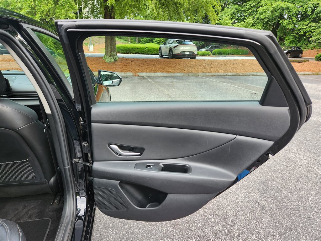 2023 Hyundai Elantra Limited - Photo 37