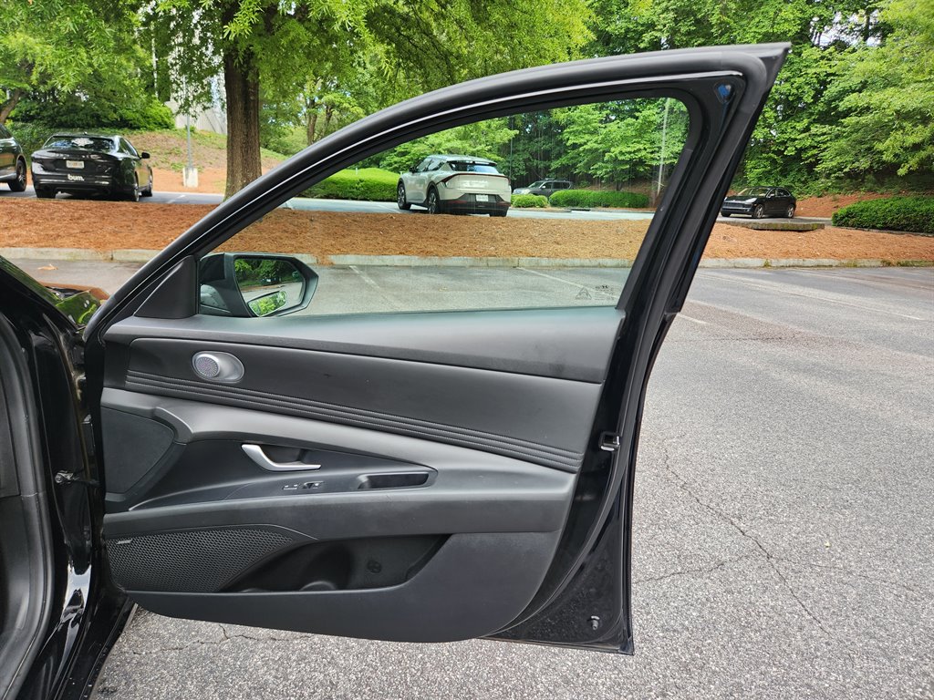 2023 Hyundai Elantra Limited - Photo 35