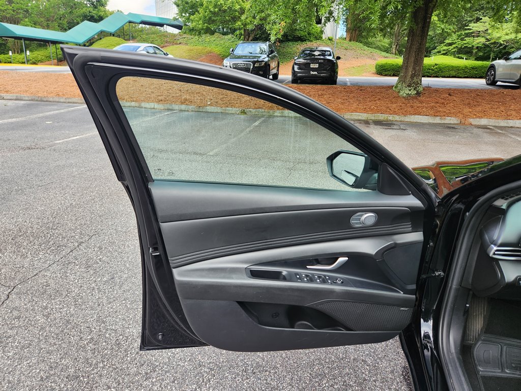 2023 Hyundai Elantra Limited - Photo 34