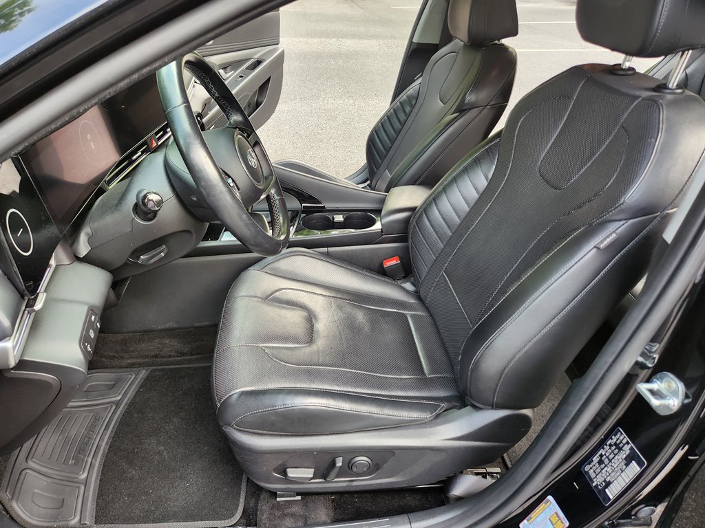 2023 Hyundai Elantra Limited - Photo 32