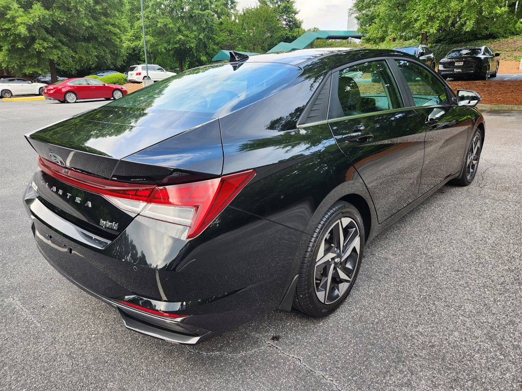 2023 Hyundai Elantra Limited - Photo 12
