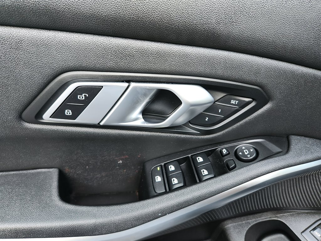 2020 BMW 3 Series 330i - Photo 17